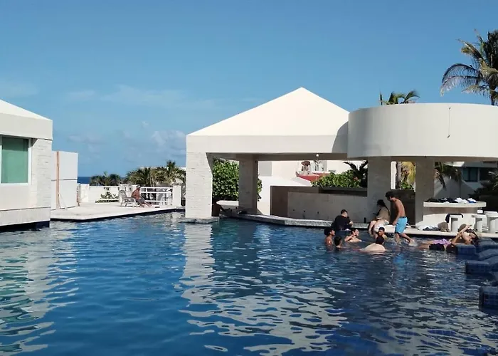 Beachaccess Hotelzone 3705